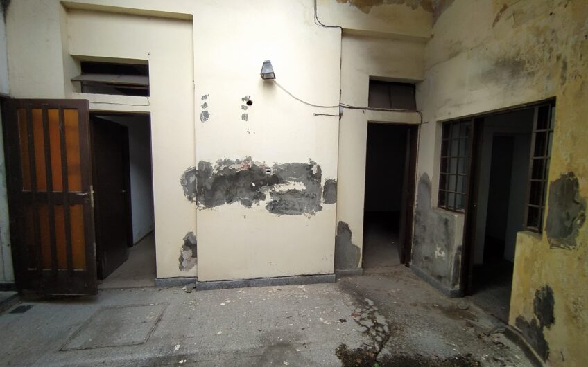 España 2820 – Casa, dos locales y departamento interno (A RECICLAR)