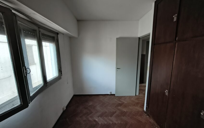 Viamonte 325 – Departamento Segundo Piso Escalera