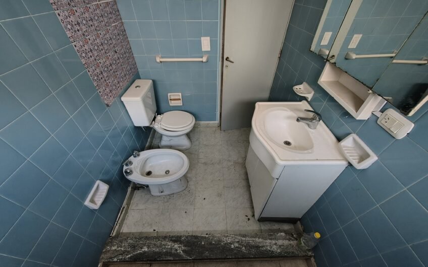Viamonte 325 – Departamento Segundo Piso Escalera