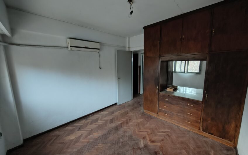 Viamonte 325 – Departamento Segundo Piso Escalera