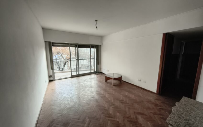 Viamonte 325 – Departamento Segundo Piso Escalera