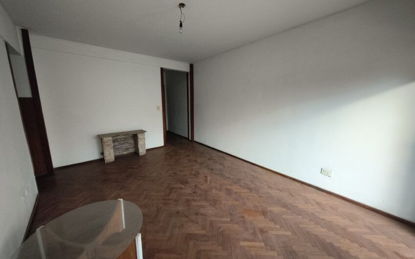 Viamonte 325 – Departamento Segundo Piso Escalera