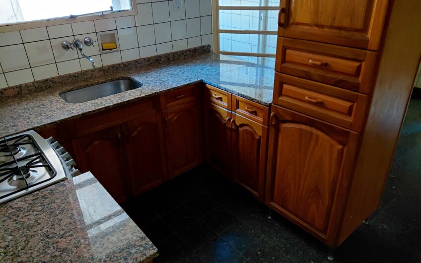 Bv. Oroño 622 – Semipiso Tres Dormitorios