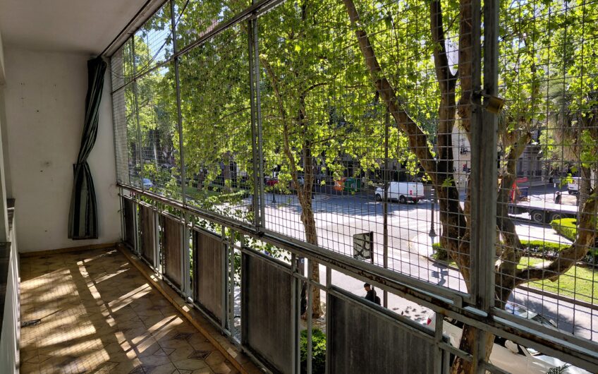 Bv. Oroño 622 – Semipiso Tres Dormitorios