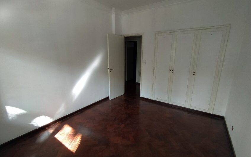 Bv. Oroño 622 – Semipiso tres dormitorios