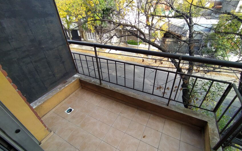 San Juan 4592 – Departamento un dormitorio (escalera)