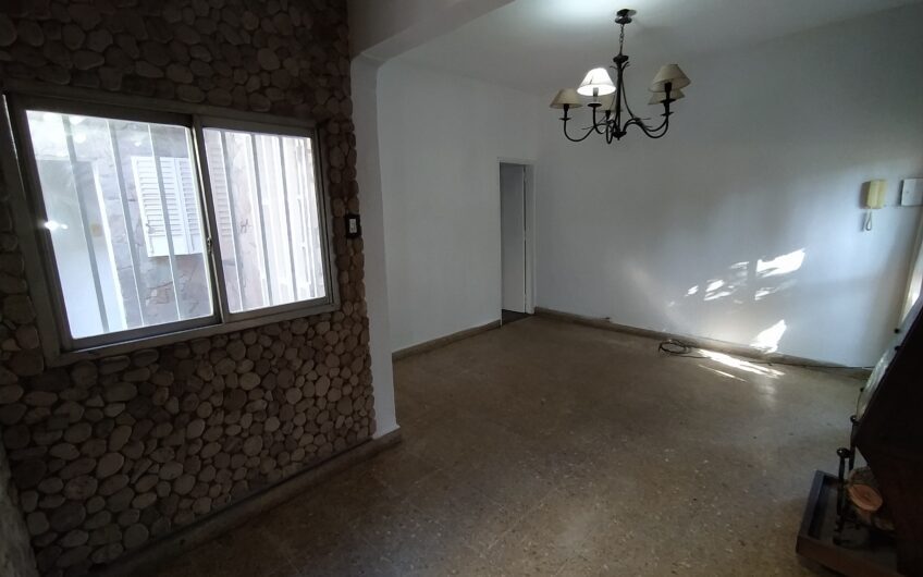 Corrientes 2755 – Casa Interna de Pasillo