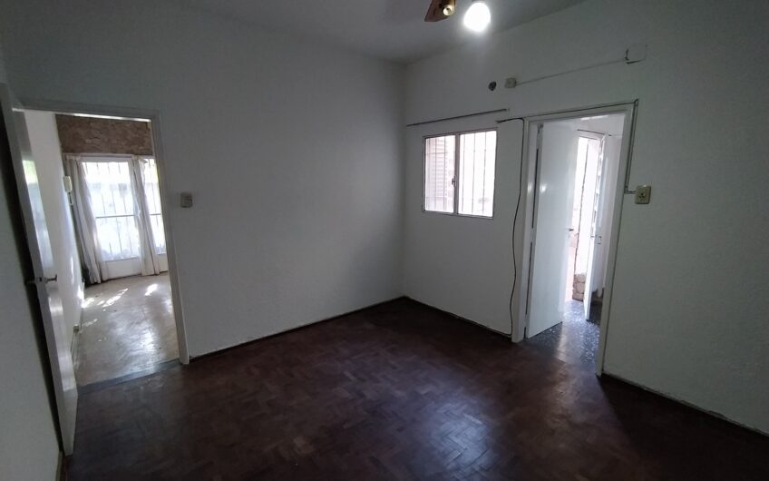 Corrientes 2755 – Casa Interna de Pasillo