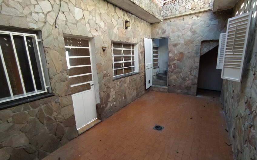 Corrientes 2755 – Casa Interna de Pasillo