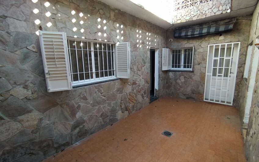Corrientes 2755 – Casa Interna de Pasillo
