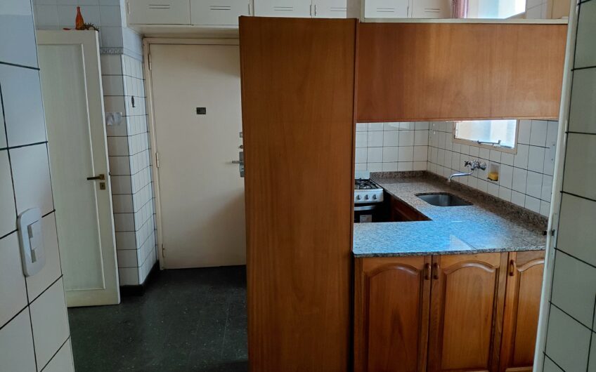 Bv. Oroño 622 – Semipiso Tres Dormitorios