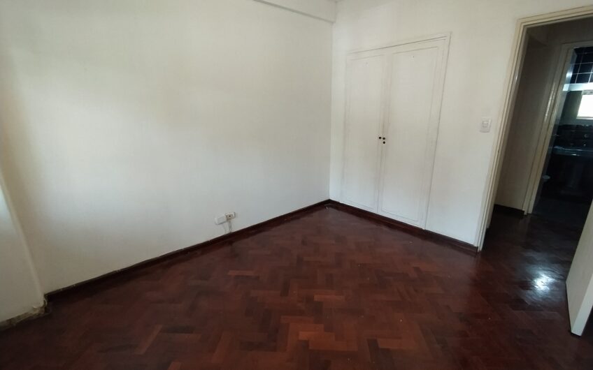 Bv. Oroño 622 – Semipiso Tres Dormitorios