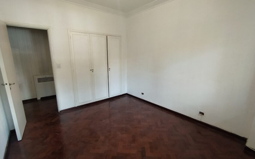 Bv. Oroño 622 – Semipiso Tres Dormitorios