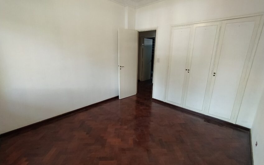 Bv. Oroño 622 – Semipiso Tres Dormitorios