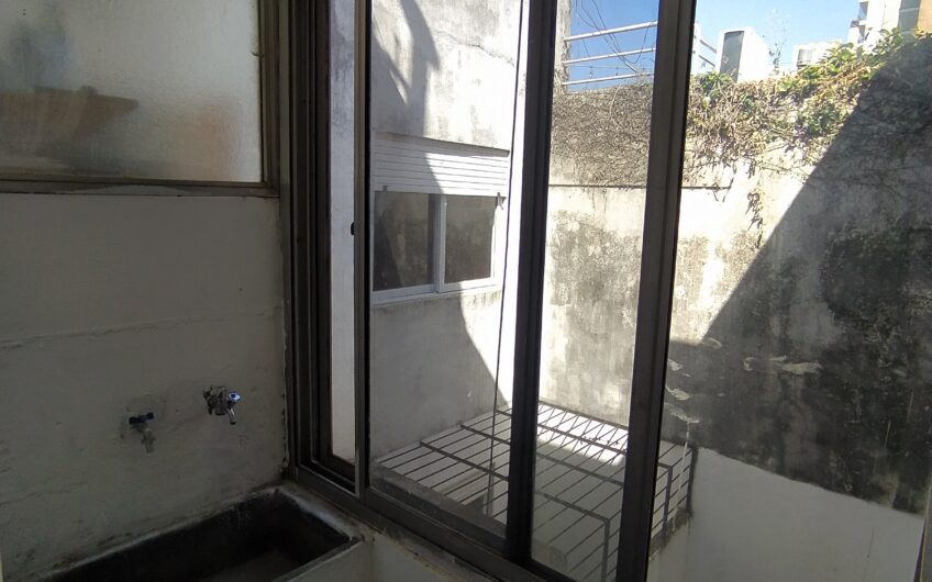 Catamarca 2578 – Departamento Un Dormitorio de Escalera