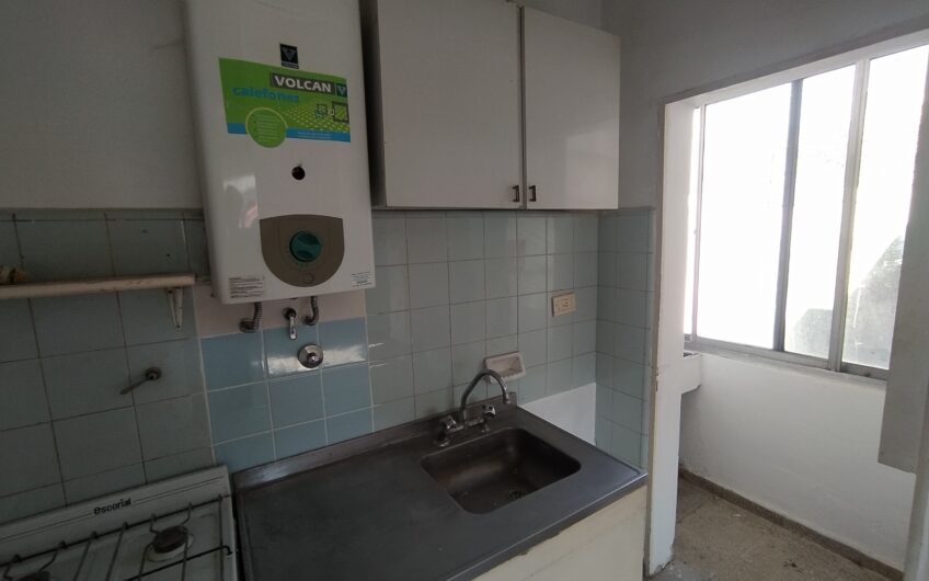 Catamarca 2578 – Departamento Un Dormitorio de Escalera