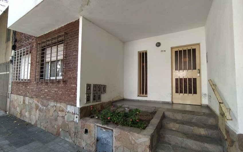 Catamarca 2578 – Departamento Un Dormitorio de Escalera