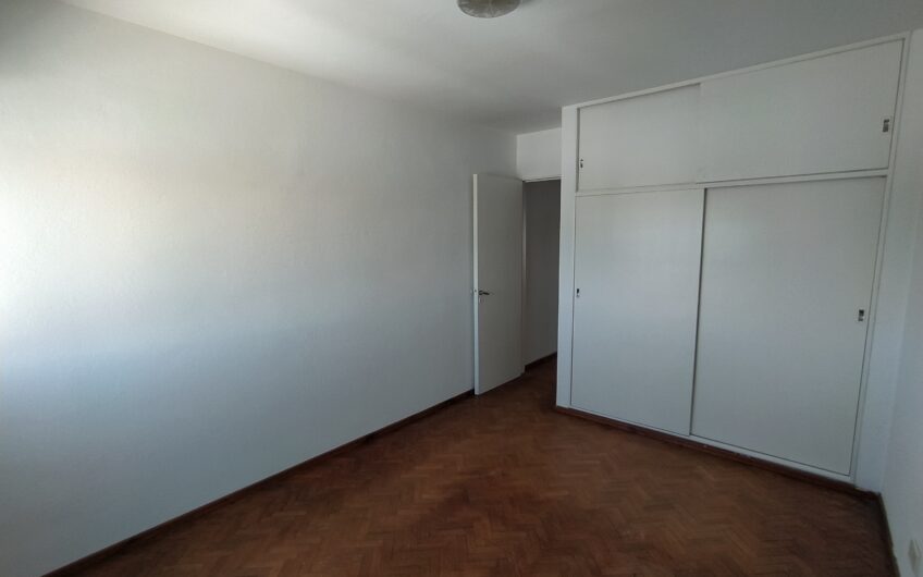 Alvear 1128 – Semipiso Un Dormitorio