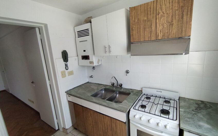 Alvear 1128 – Semipiso Un Dormitorio