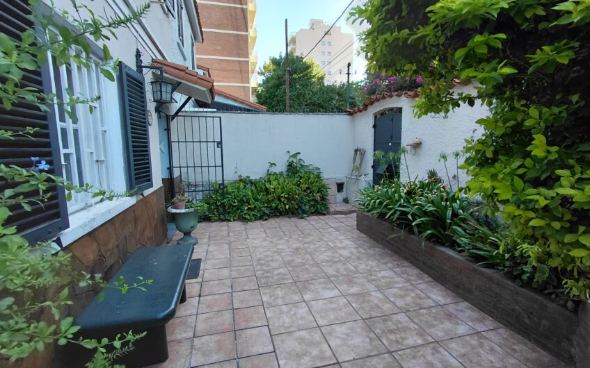 Paraguay 2398 – Casa