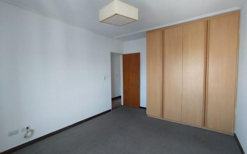 Urquiza 2035 – Departamento Dos Dormitorios con Cochera