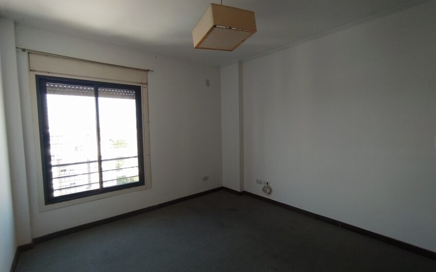Urquiza 2035 – Departamento Dos Dormitorios con Cochera