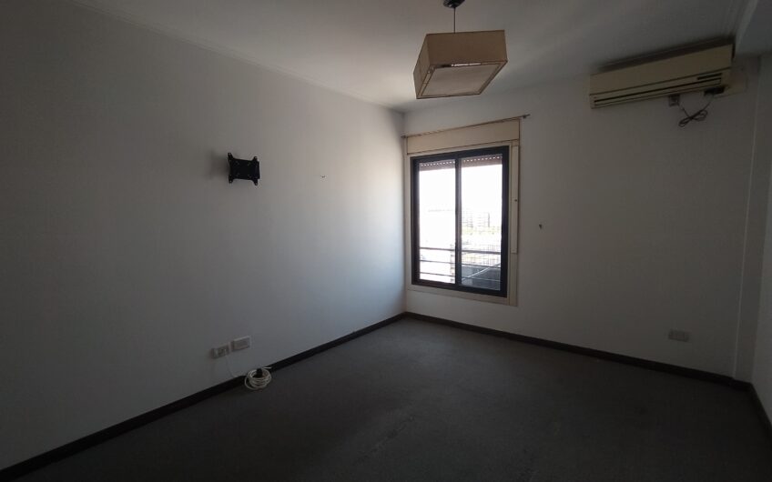 Urquiza 2035 – Departamento Dos Dormitorios con Cochera