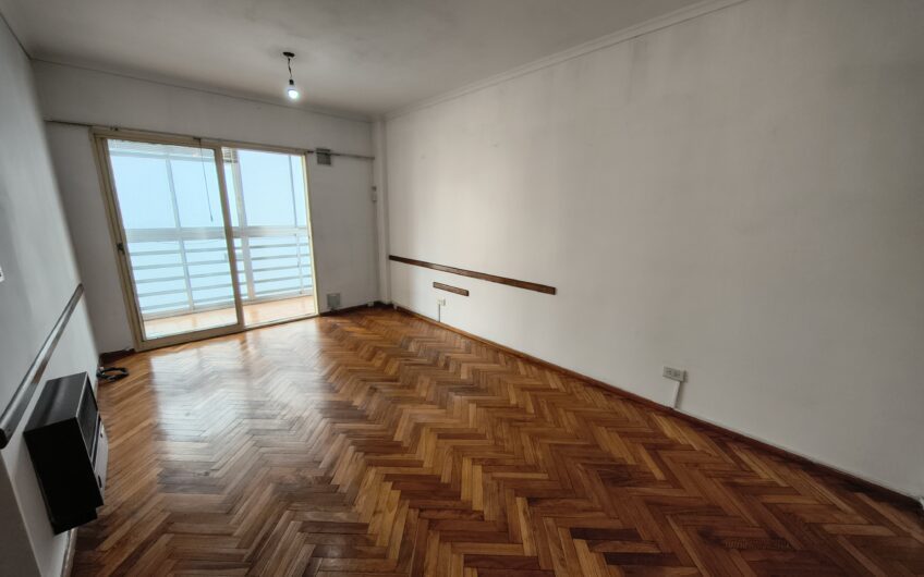 E. Zeballos 967 – Departamento Un Dormitorio