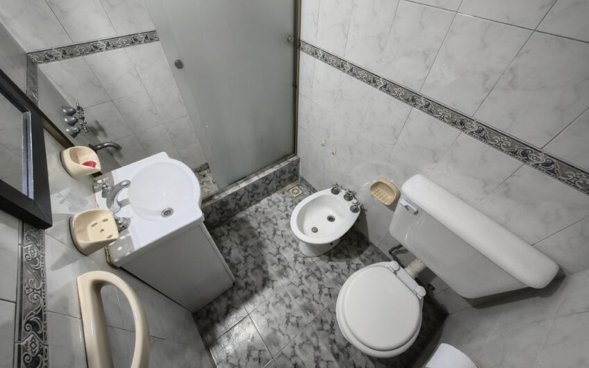 Esquel 2217 (Gdero. Baigorria) – Casa de Tres Dormitorios y Cochera