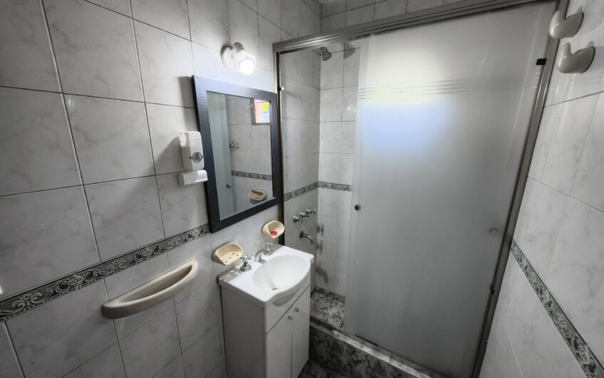 Esquel 2217 (Gdero. Baigorria) – Casa de Tres Dormitorios y Cochera