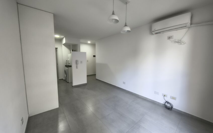 3 de Febrero 3093 – Monoambiente con Balcón