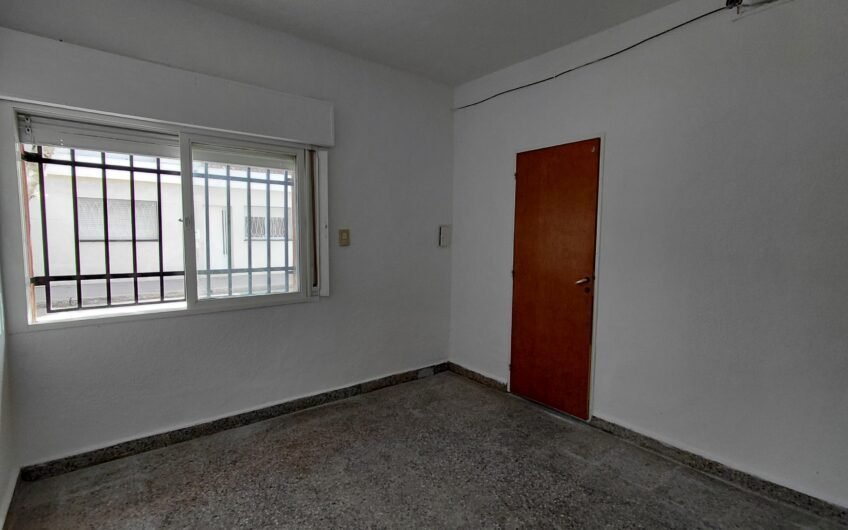 Pasaje Larguia 3573 – Casa Un Dormitorio